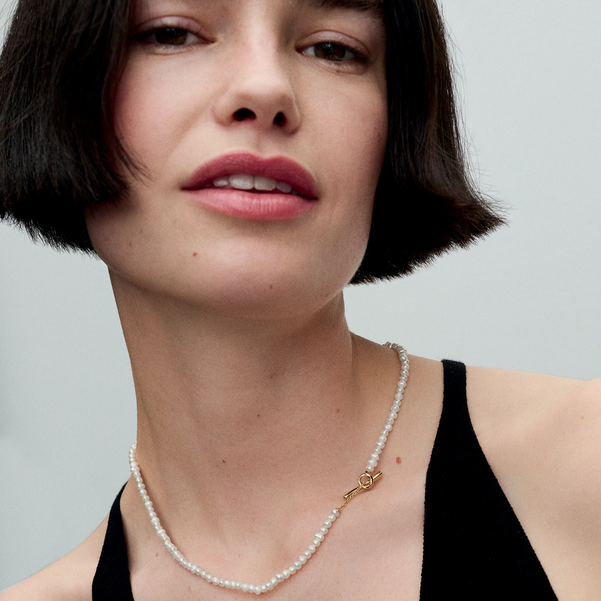 14K Gold-Plated T-Bar Collier With White Treated Freshwater Cultured Pearl - Image 3