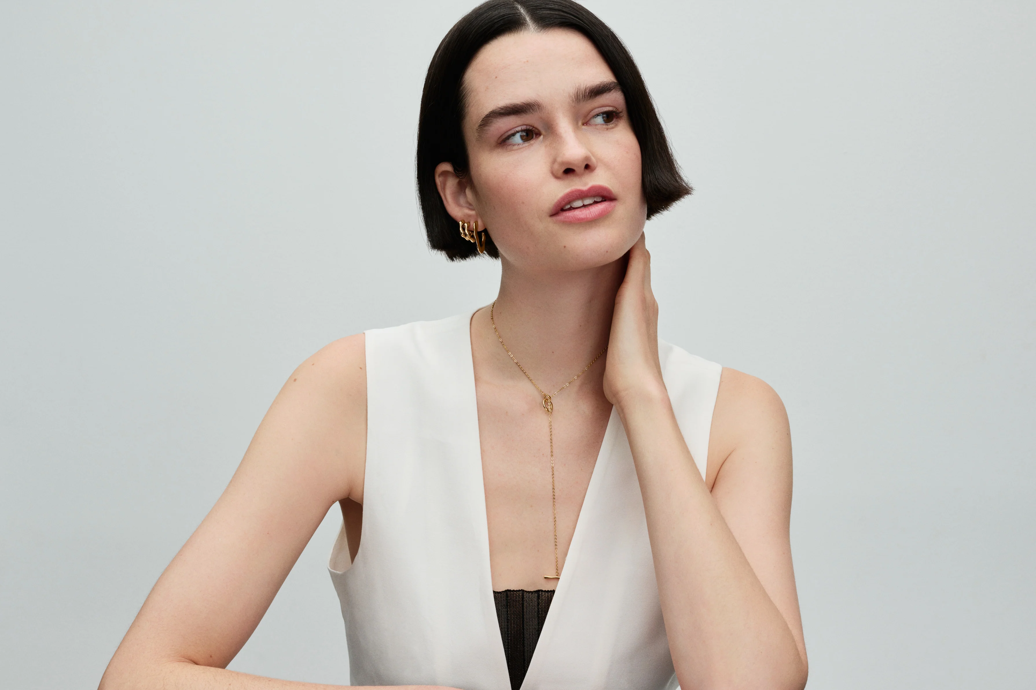 14K Gold-Plated T-Bar Necklace - Image 4
