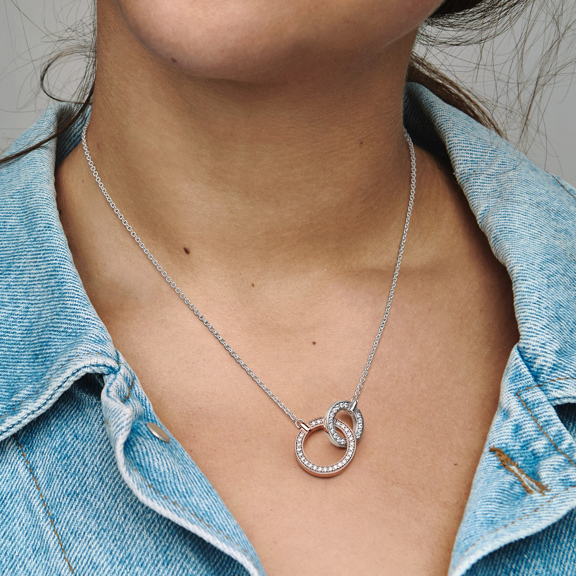 Pandora Logo Intertwined Circle Sterling Silver And 14K Rose Gold-Plated Collier With Clear Cubic Zirconia - Image 2
