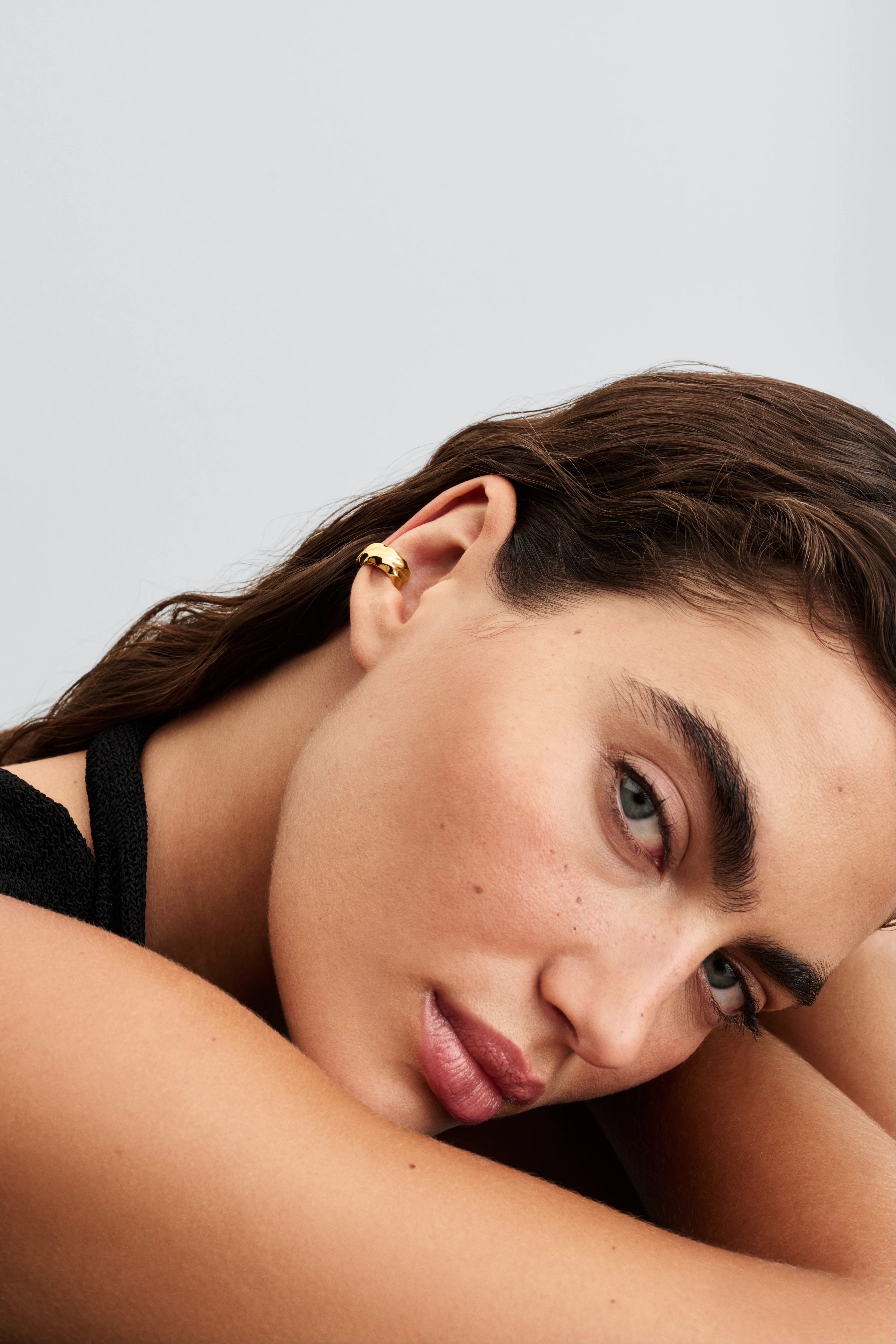 Rippled 14K Gold-Plated Ear Cuff - Image 2