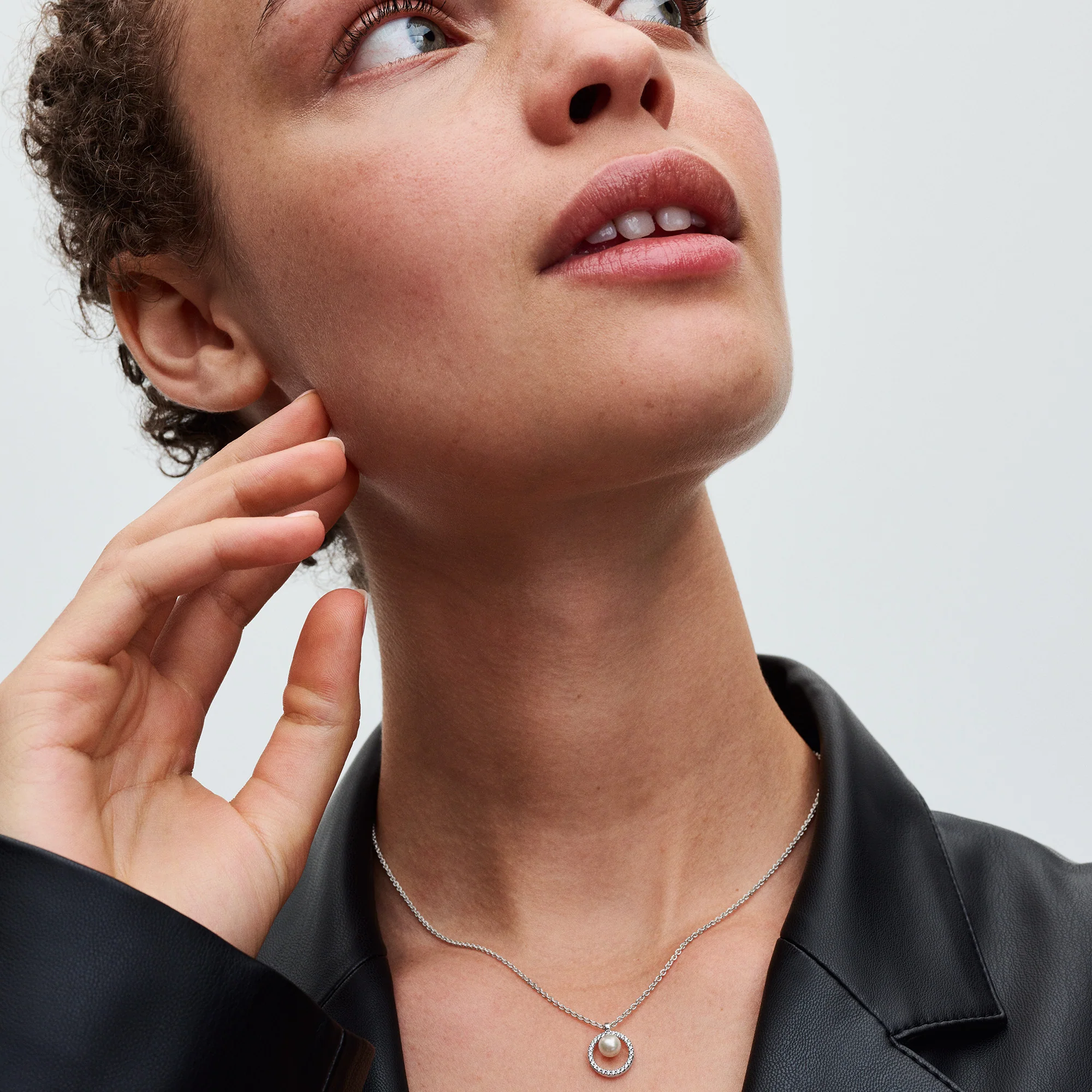 Sterling Silver Collier With White Treated Freshwater Cultured Pearl And Clear Cubic Zirconia - Image 2