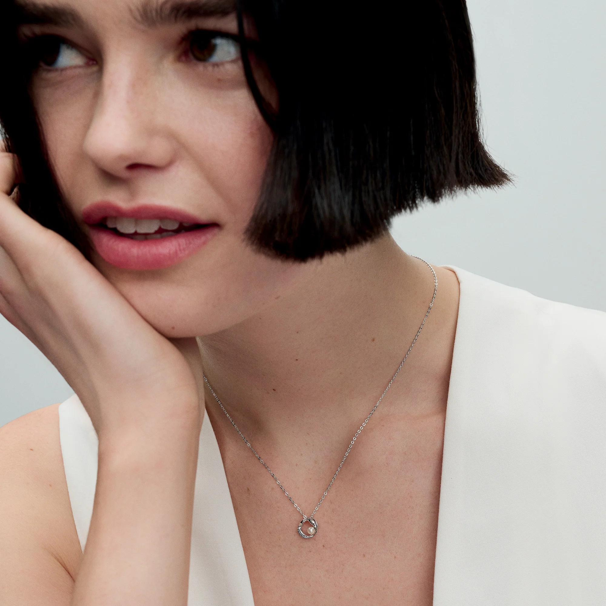 Sterling Silver Collier With White Treated Freshwater Cultured Pearl And Clear Cubic Zirconia - Image 2